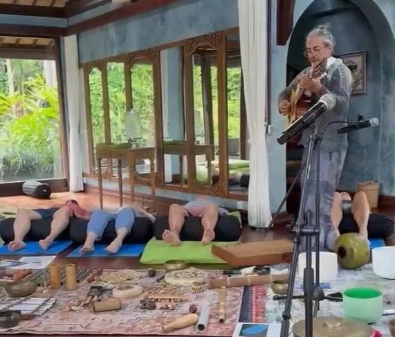 shervin+playing.jpg