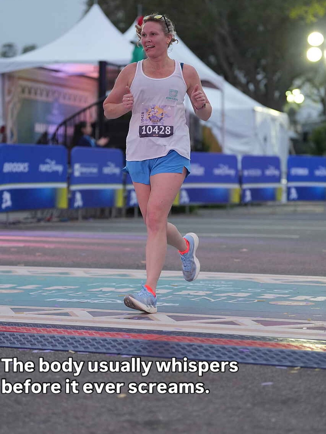 One thing I notice over and over with runners isn&rsquo;t sudden injury.

It&rsquo;s the phase where nothing is clearly wrong, but something doesn&rsquo;t feel quite right anymore.

The body usually gives signals long before pain forces a stop.

Lear