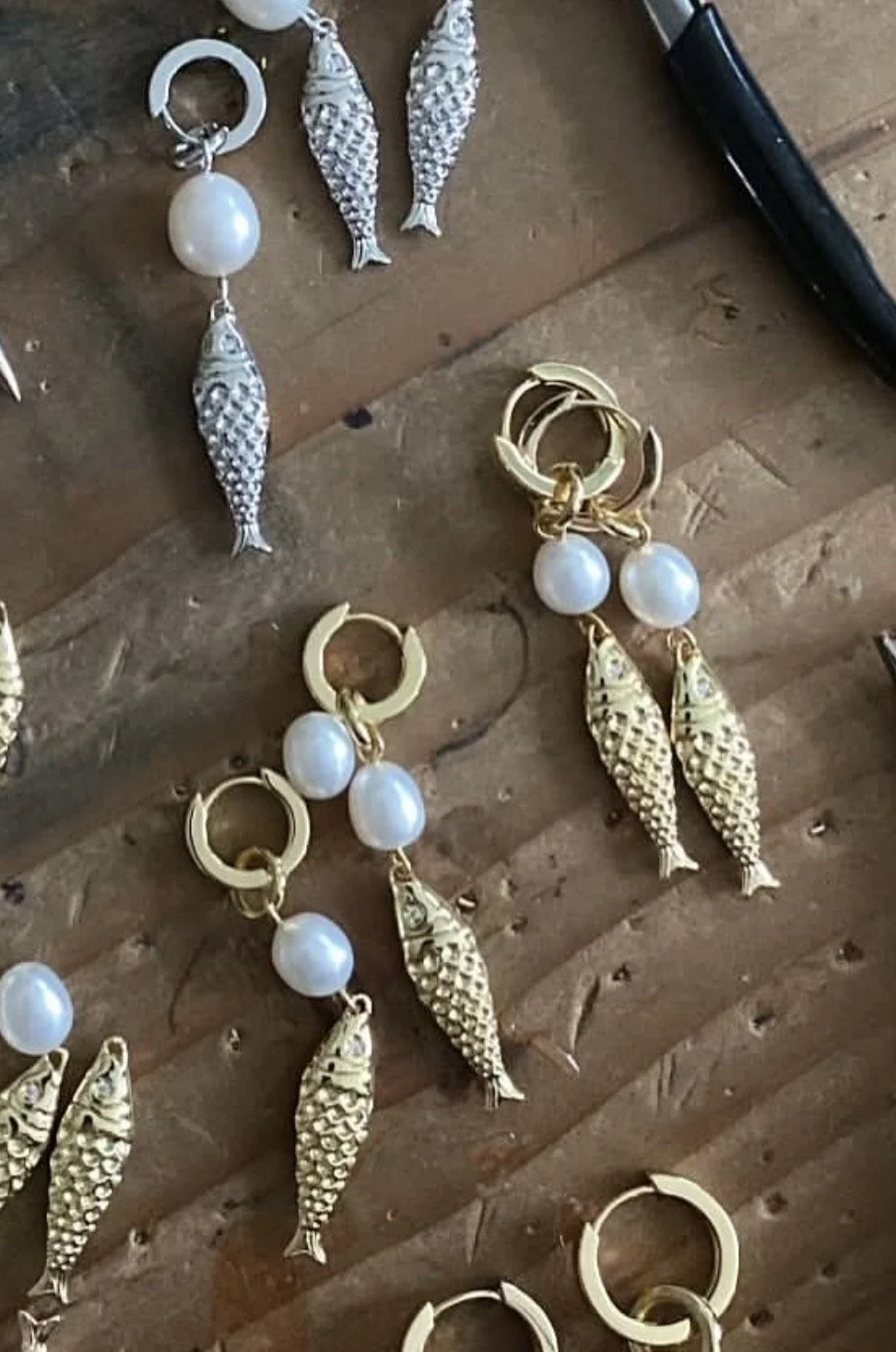 FISH EARRINGS (gold)
