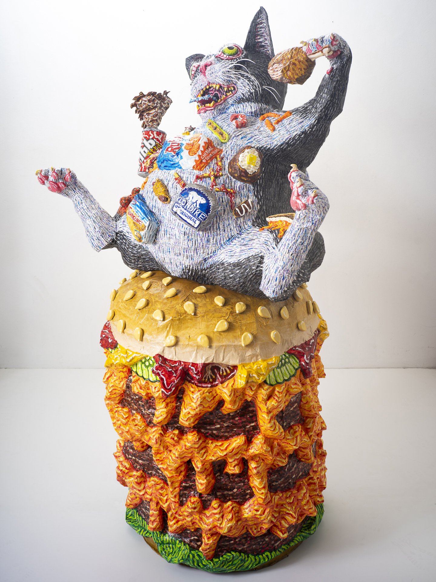 AndreaBergen_BigBurgerCat_48x70x32_BJB_DSC0354_web.jpg