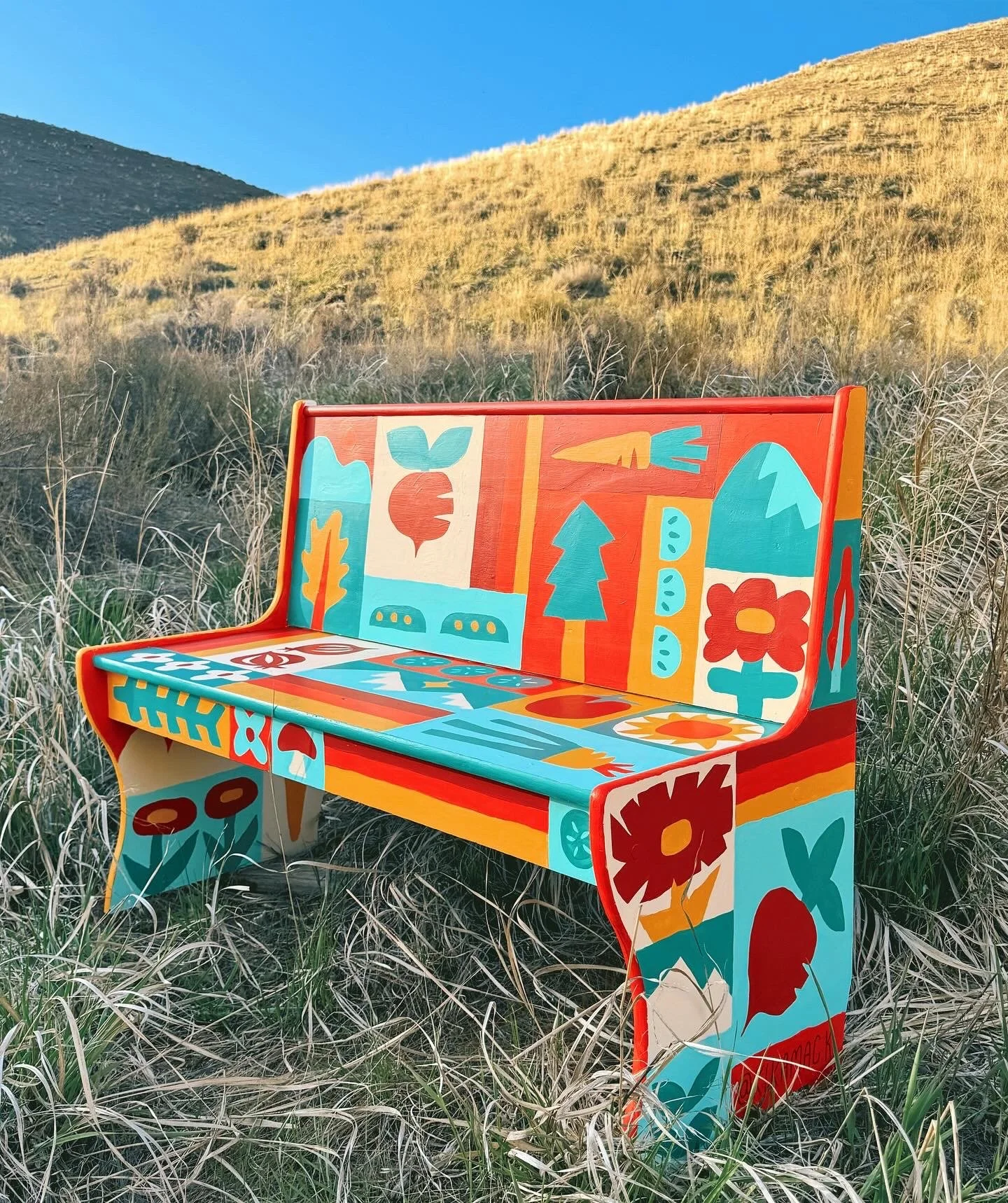 Wylde Beet Bench