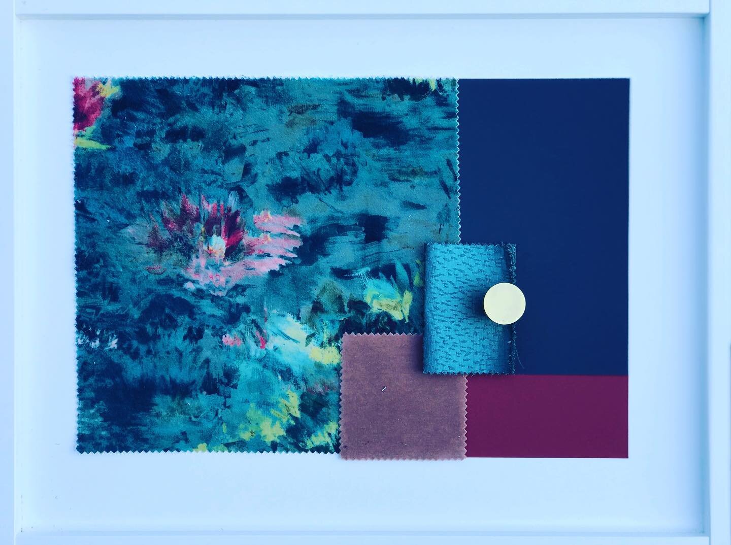 MOODBOARD MONDAY
Creating a moody and cosy Basement Home Theatre using this stunning impressionist inspired fabric alongside a backdrop of deep Hague Blue walls with blush and ruby red accents.
#moodboardmonday #honedinteriors #hometheatre #cinemaroo