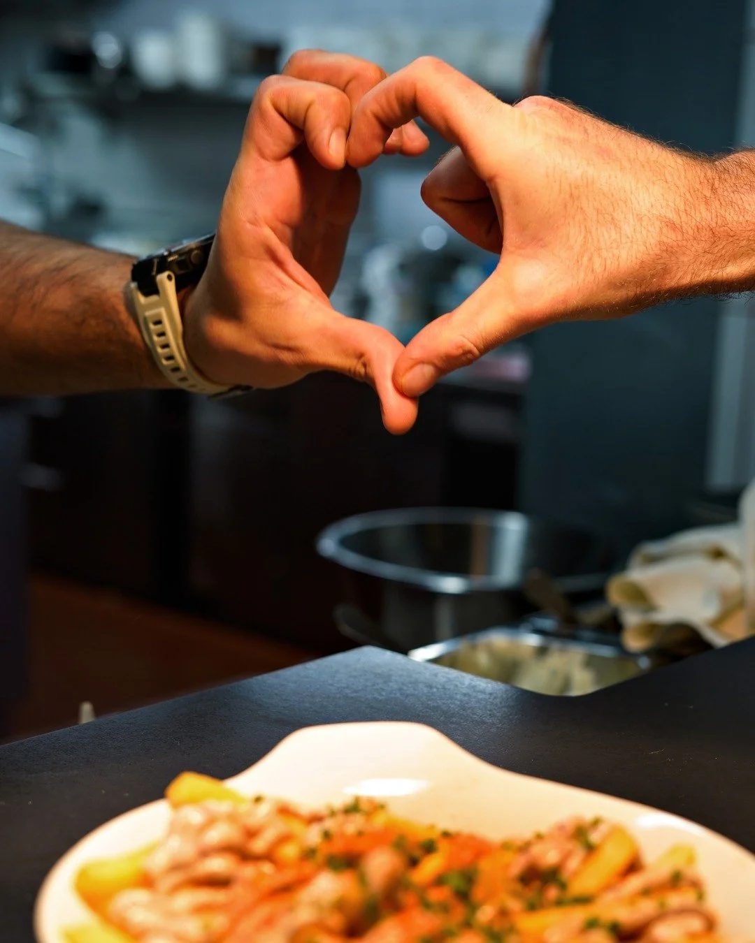 Wir sind zur&uuml;ck. Und sowas von bereit, um mit euch voller Elan ins neue Jahr zu starten!❤️

#n&uuml;ni #griechischinzurich #griechisch #mediterran #altstetten #z&uuml;rich #restaurant #mezze