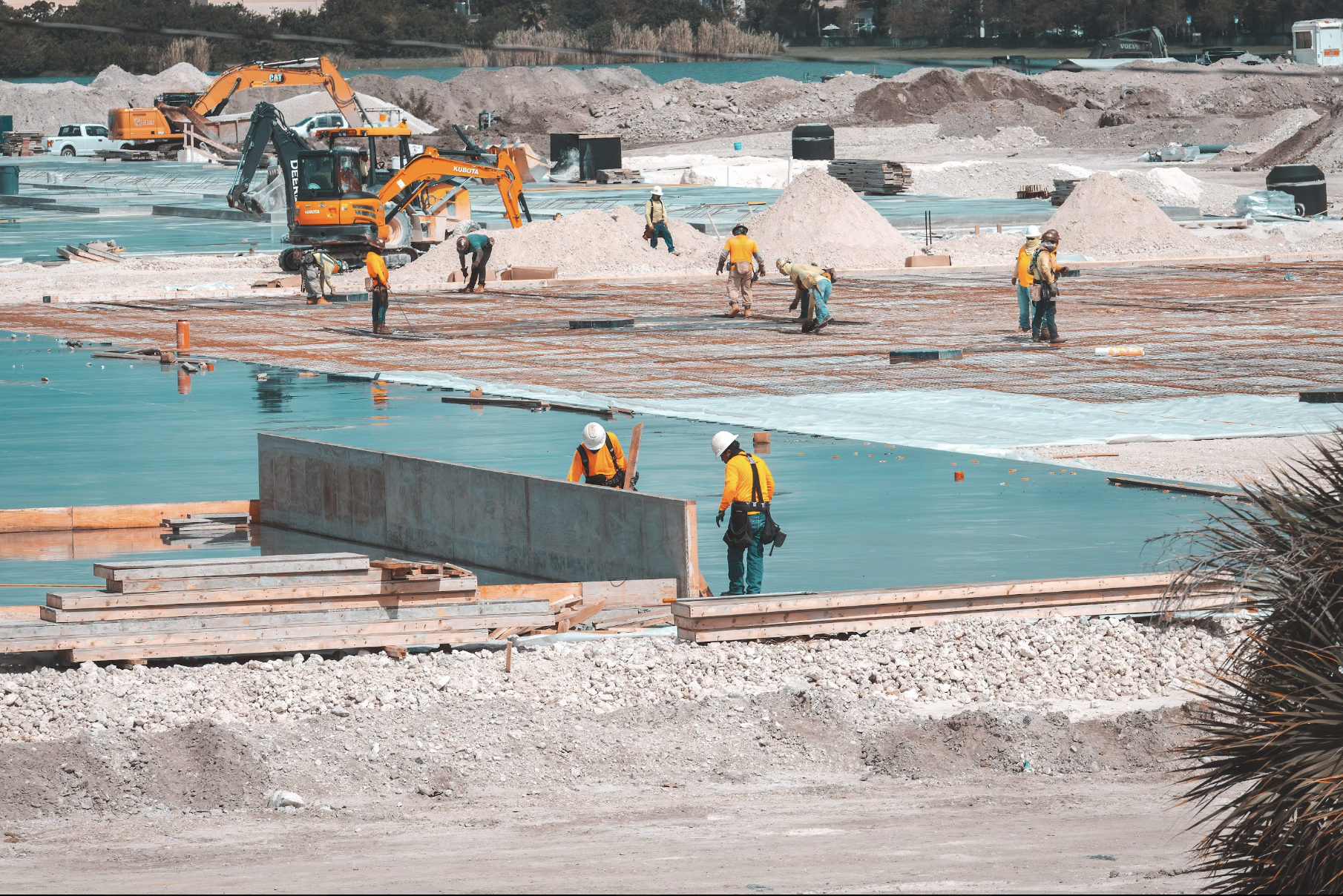 Commercial vs. Residential Carpenter: Which Pays More and Which Has More Work in 2026