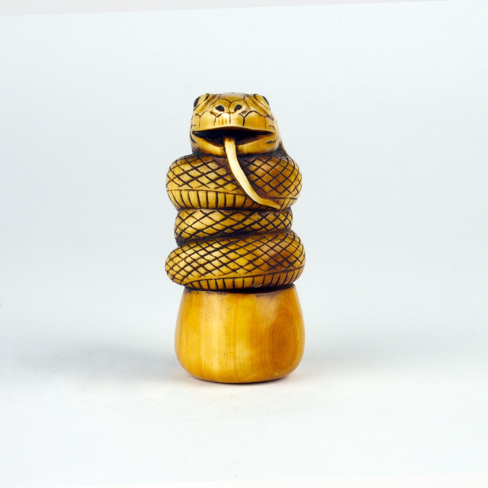 netsuke-ivoire-serpent-antiquite-japonaise-2.jpeg