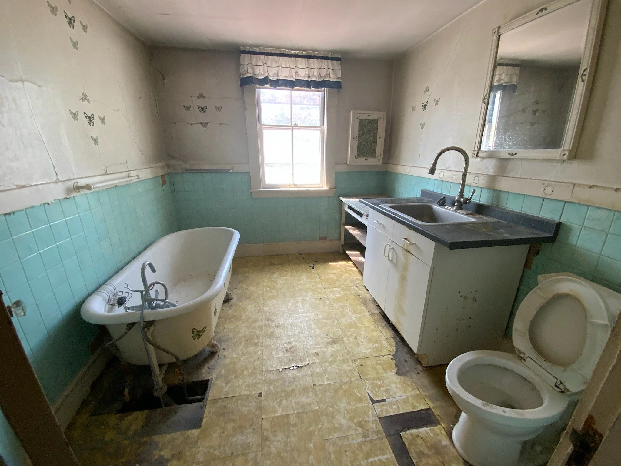 existing bathroom.jpeg