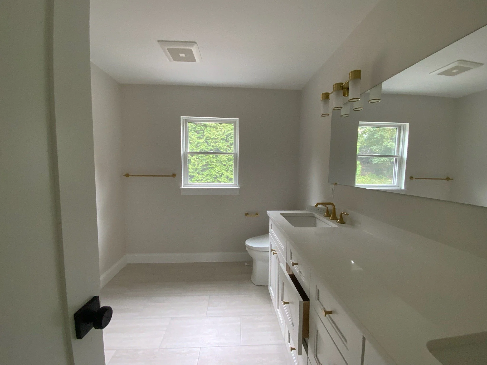 secondary bath - 1.jpeg