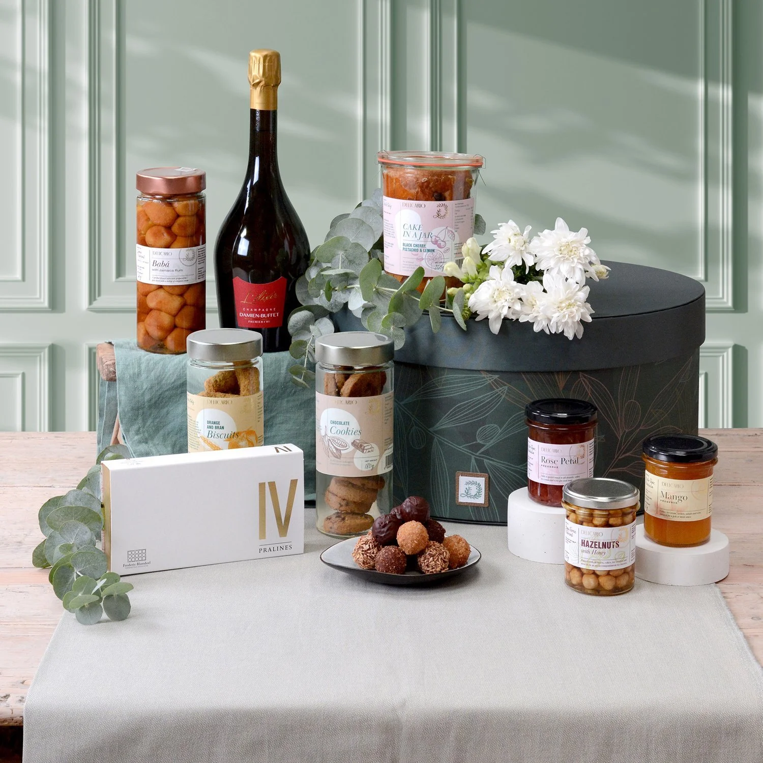 Delicario Monarch Luxury Edition Gift Box £295.00