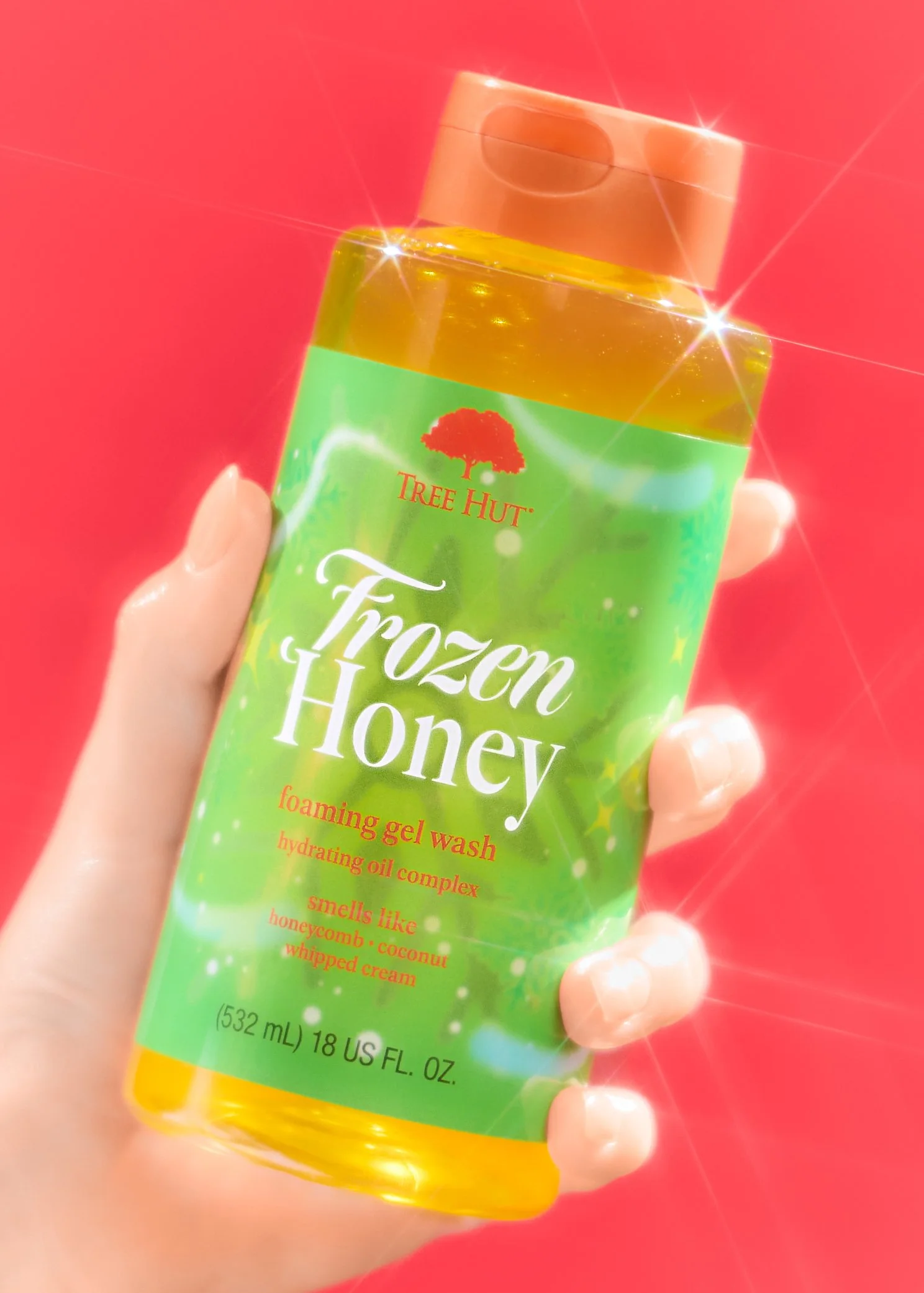 Tree-Hut-FrozenHoney-FoamingGelWash-InHand-Holiday26-5x7-8185_Miachel-Pruett.jpg