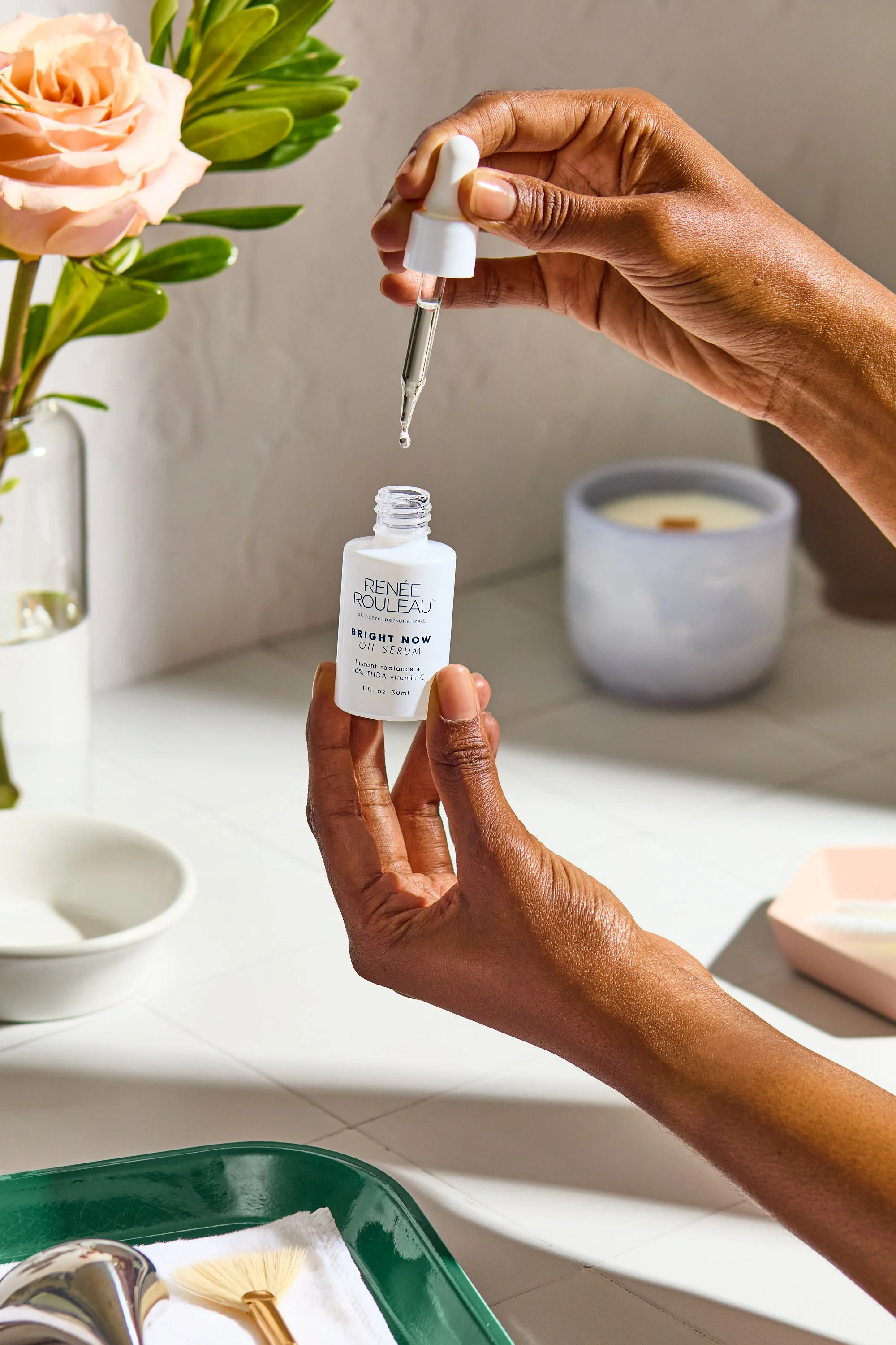 RenéeRouleau_BrightNow_InHand_Model_0515_1.jpg