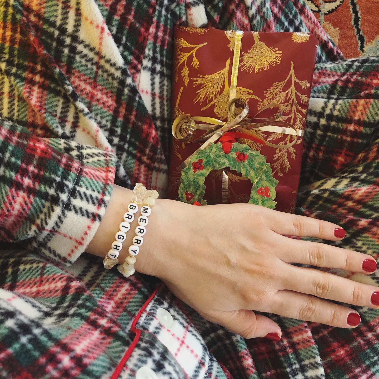 Happy holidays everyone! Hope your day was Merry &amp; Bright. 🎄✨❤️

#crystalbracelets #crystalenergy #crystaljewelry #braceletsofinstagram #braceletoftheday #mumsofinstagram #inspiration #healingcrystals #healingjourney #healingvibrations #treatyou