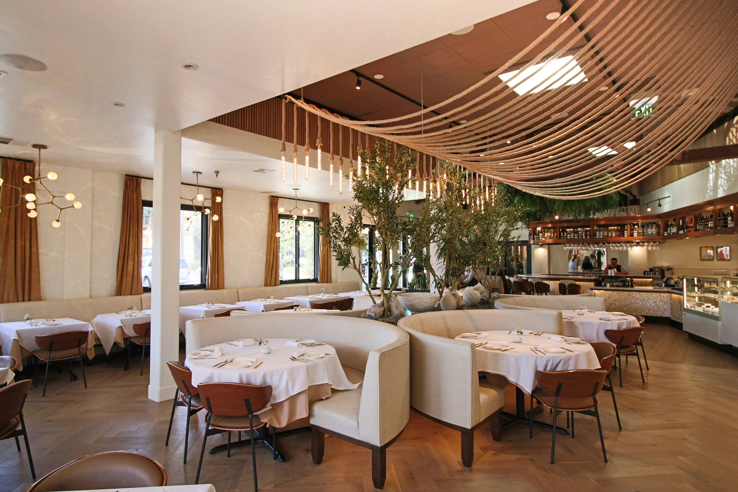 Dining Room 1, Bar, Maker's Station (b).jpg
