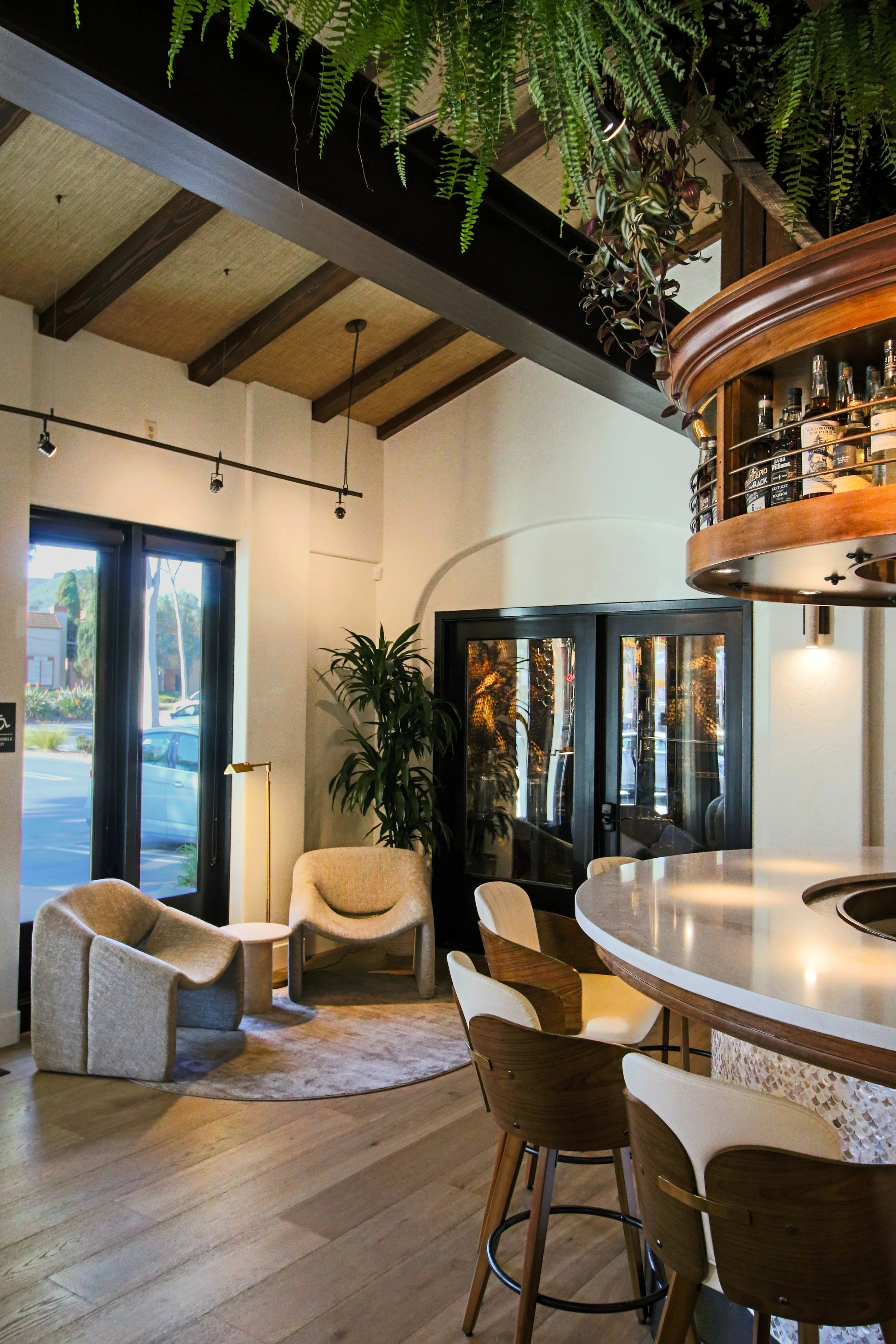Bar, Waiting Area, Still Room (a).jpg