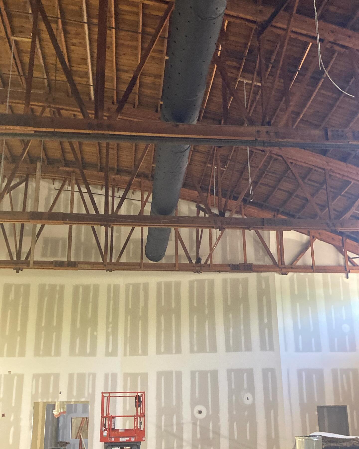 Duct work in the sanctuary! (Gotta stay cool in the cola heat🥵) Electrical in the columns and men&rsquo;s/women&rsquo;s bathrooms getting ready!