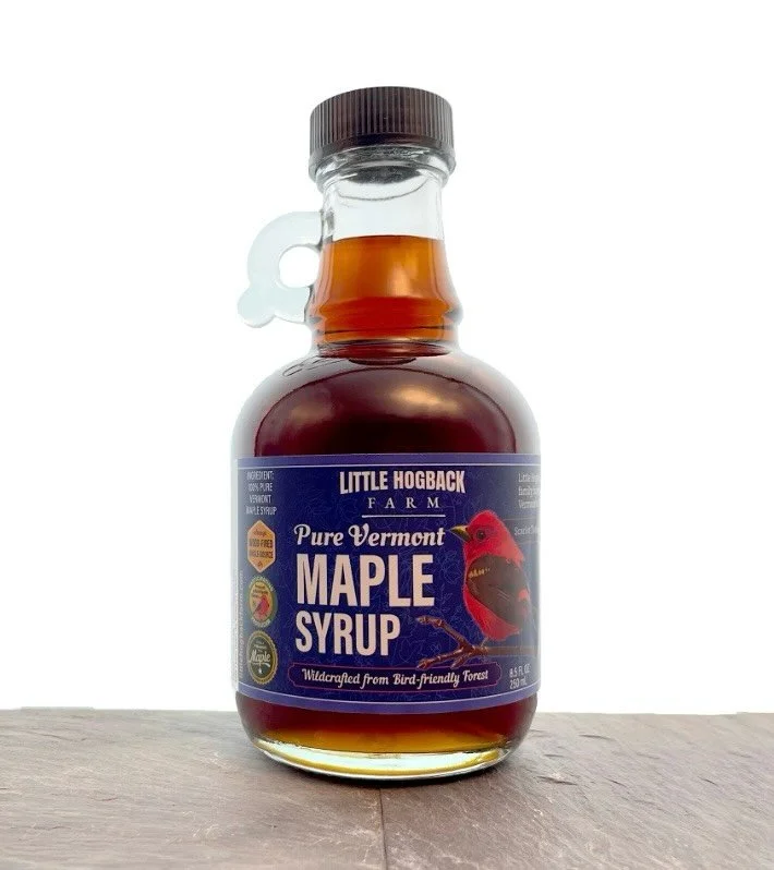 There is no shortage of everything MAPLE @waitsfieldfarmersmarket. Maple syrup, maple sugar, maple cream and maple candy from @littlehogbackfarm, maple syrup and maple soda from @sagefarm_stowe, maple donuts from time to time from @madriverdonuts, ma