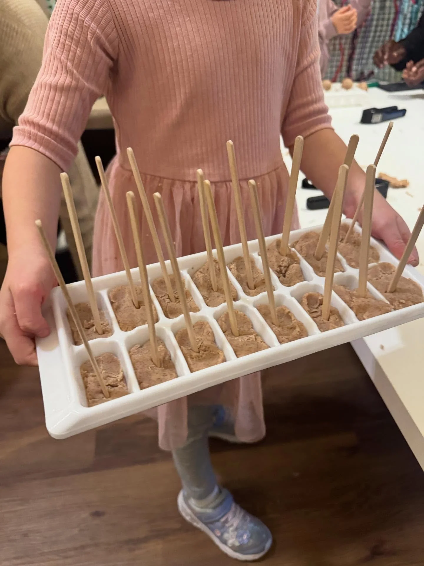 In Sensory Fun (18 mos - 5 yrs) classes this week, children created &ldquo;popsicles,&rdquo; &ldquo;football pasta (gnocchi),&rdquo; and more with cinnamon and clove scented playdough, fun tools, and ice cube trays. Many of these creations &ldquo;bak