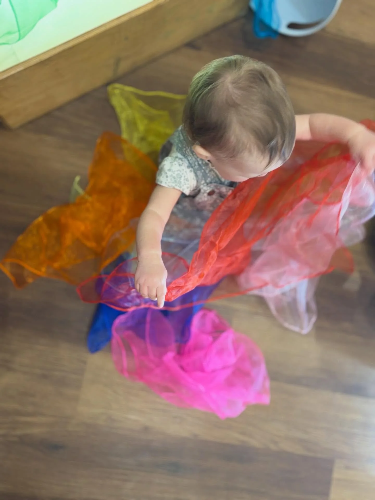 New year, (and some) new faces! Our first Messy Minis class of 2026 was filled with so much joy! Lots of giggles, clapping, chatter, and discovery 😊 Today, we had a group of one-year-olds who enjoyed all the provocations - from sink and float explor