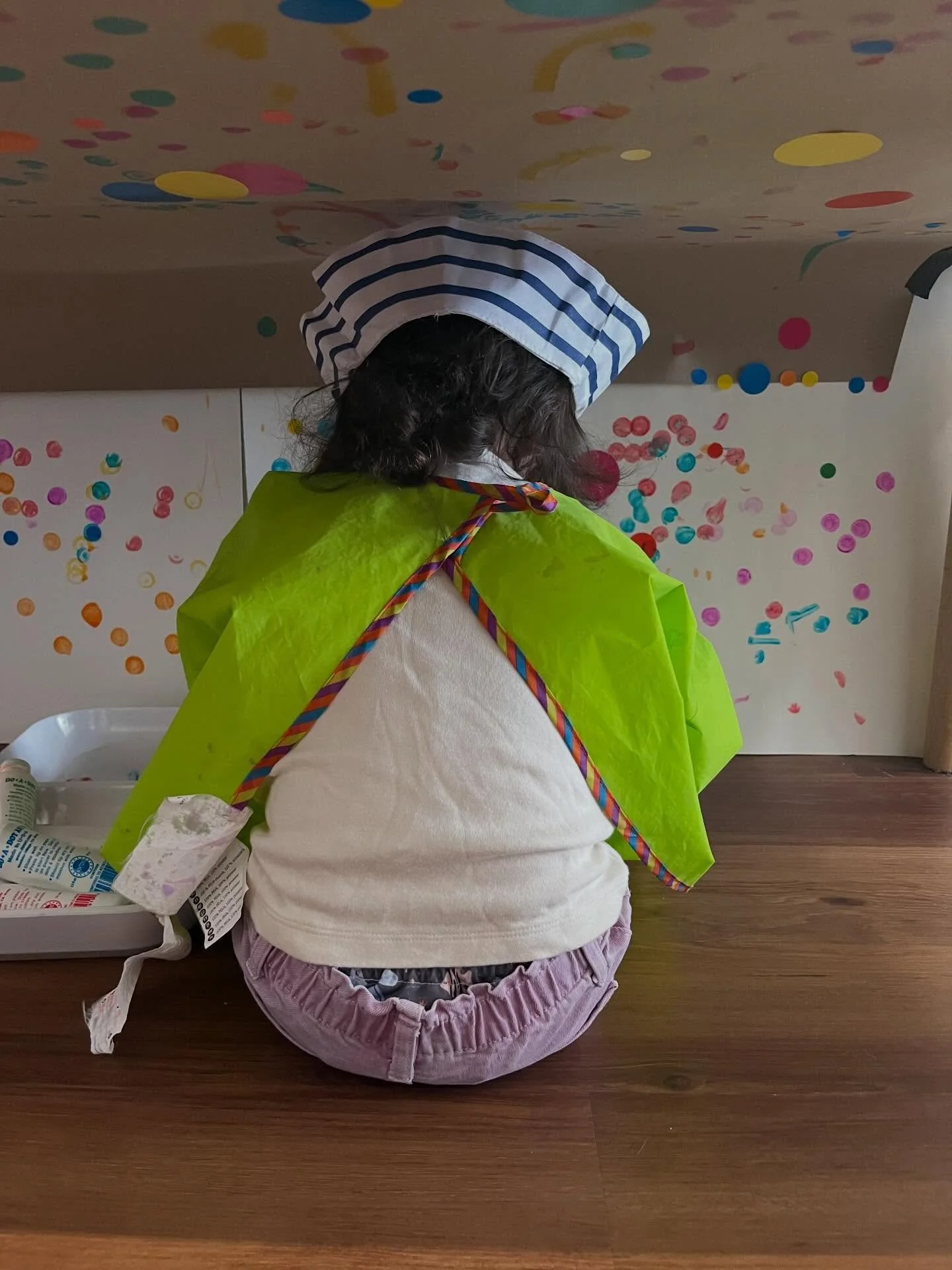 Creating our own Yayoi Kusama inspired room with polka dots ❤️