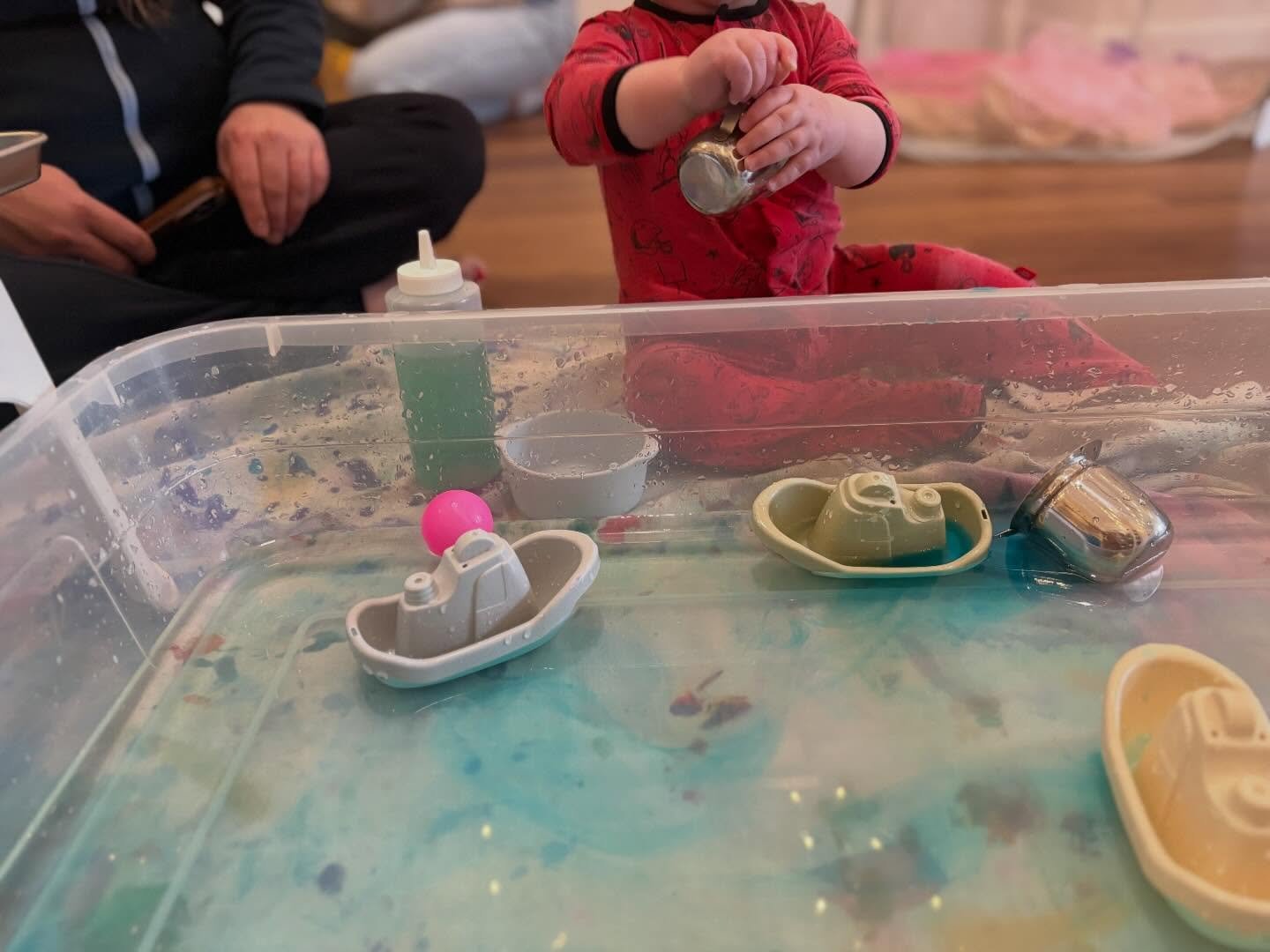 ⭐️ Messy Minis (6-18 months) ⭐️ The group of kiddos at this Friday&rsquo;s Messy Minis group enjoyed splashing together in the water, stacking colorful pegs on the light table and checking out the big jugs of paint&hellip; we might need to try out so