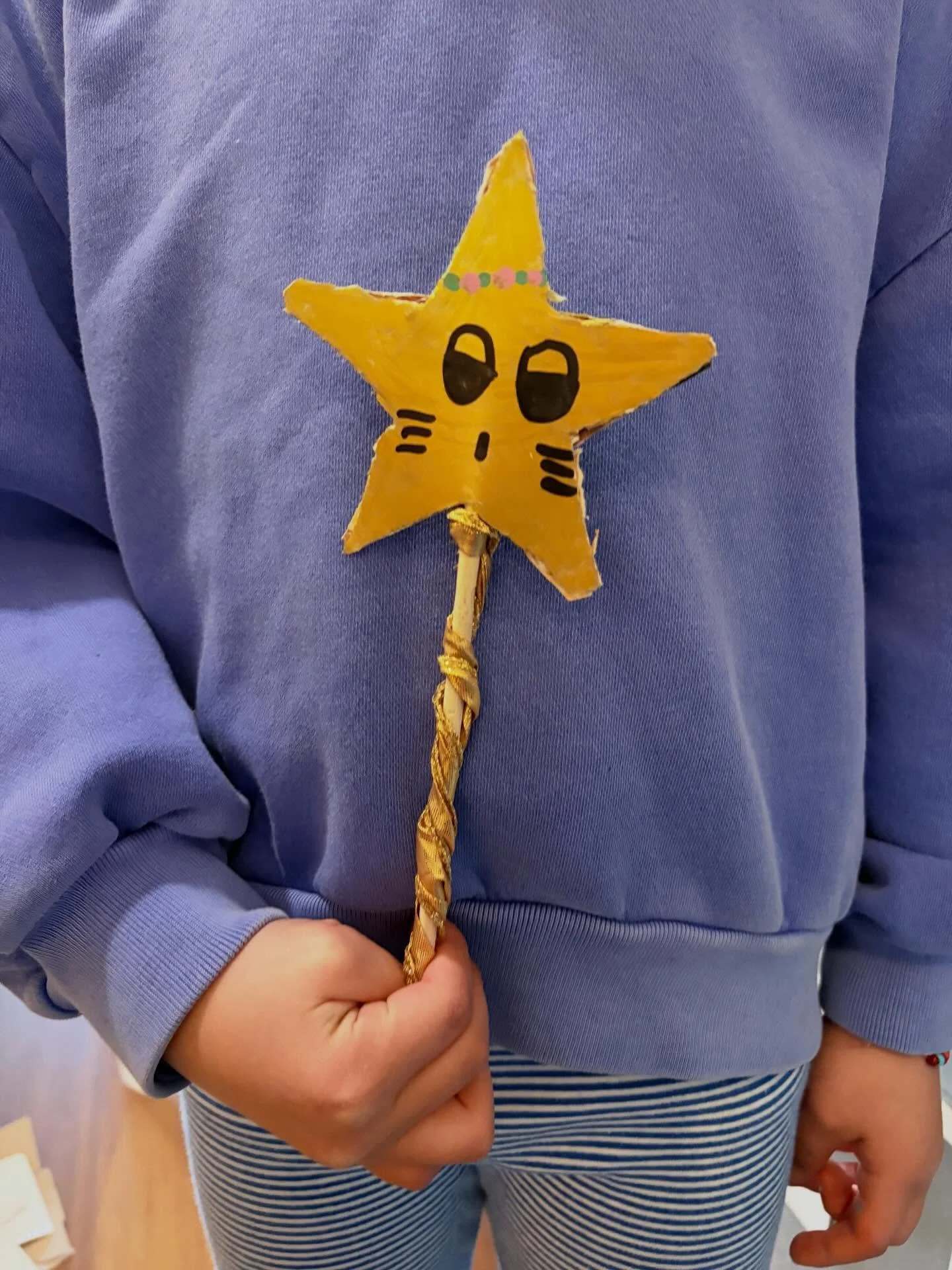 Our Afternoon Art Explorers created cardboard stars this week.  They used fine motor skills to trace stars onto thin sheets of cardboard and then cut out their stars with scissors.  They then added designs and color using acrylic paint markers.  Some
