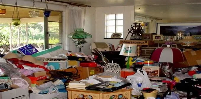 Getting rid of clutter to sell your home