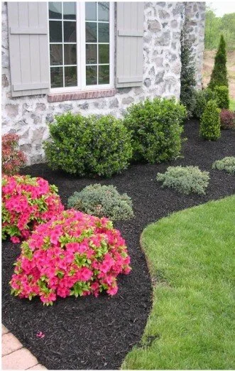 Spreading mulch