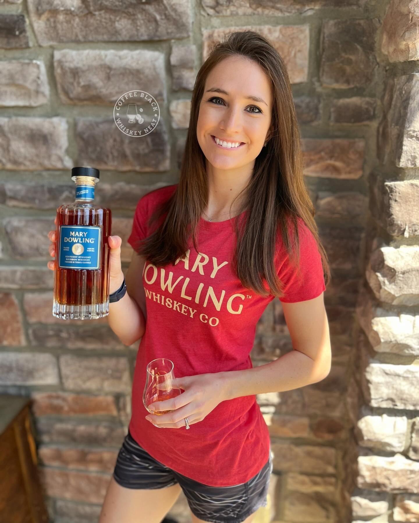 Wednesdays are for whiskey, right? 
@marydowlingwhiskey 
.
.
.
#whiskey #whiskeygram #whiskeywomen #whiskeywoman #whiskeyneat #whiskeytime #bourbonwhiskey #bourbon #bourbongram #bourbongirl #bourbonneat #bourbontime #whiskeywednesday #tequila #tequil