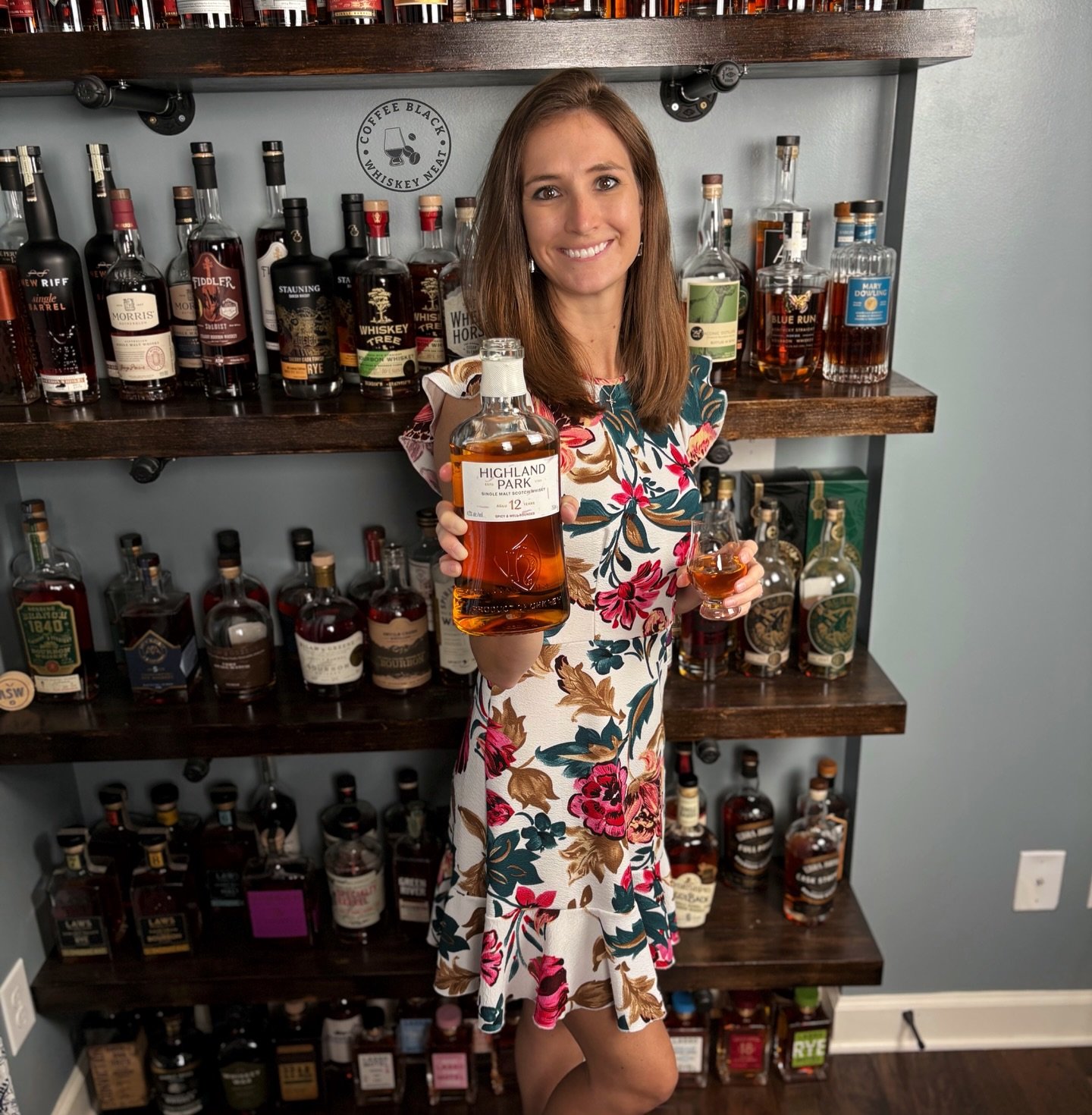 Starting the week off right with some @highlandparkofficial 12 yr. Peach, coconut, and cr&egrave;me puffs on the nose followed by milk chocolate, Rainer Cherries, and honey suckle on the palate with a tobacco, pear, and allspice finish. Do you have a
