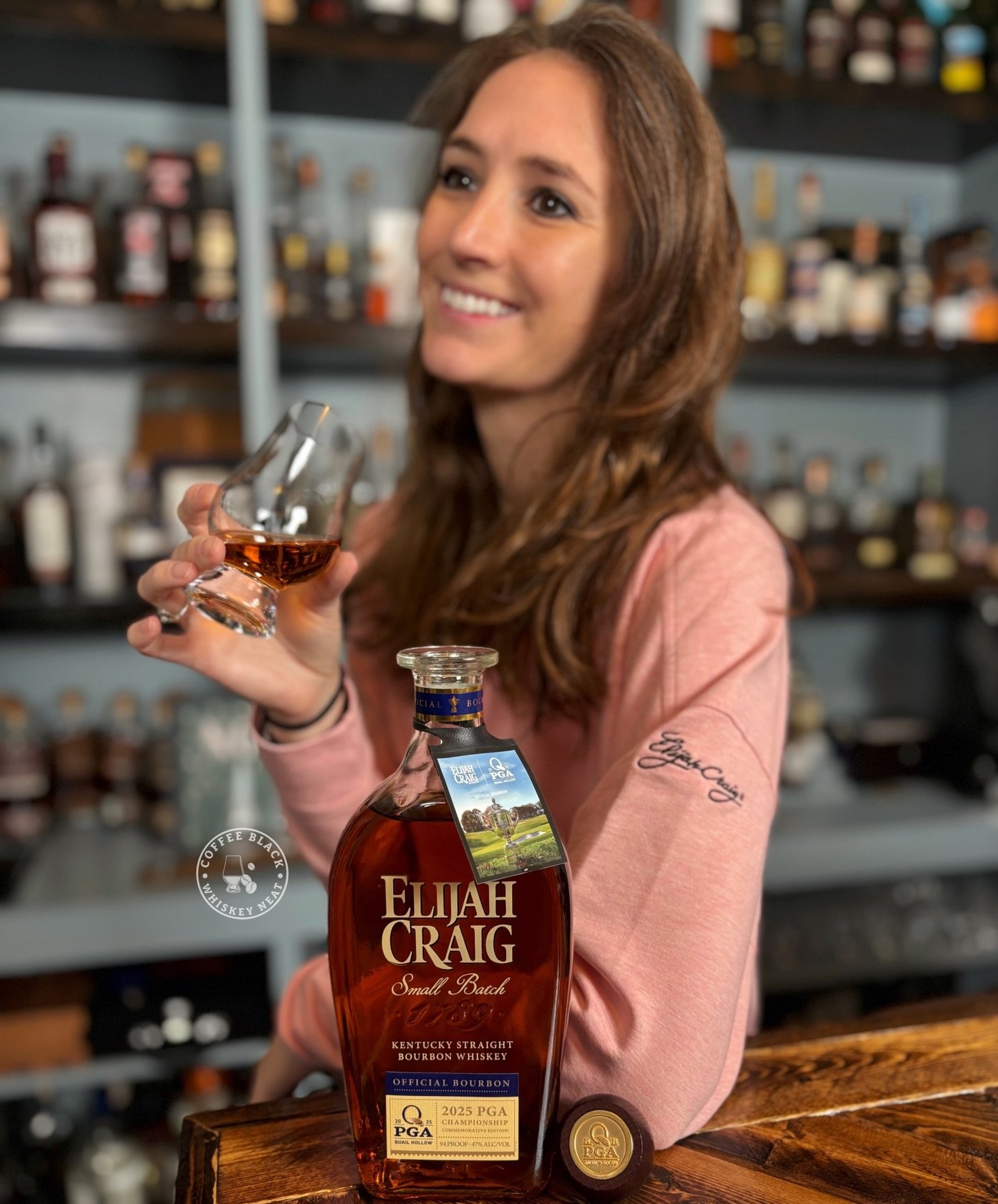 I may not be any good at actually playing golf 😅 but I can definitely appreciate the @elijahcraig x @bdraddy collab 🙌🏻. Do you consider yourself an expert, amateur, or spectator of golf? 
.
.
.
#whiskey #whiskeygram #whiskeywoman #whiskeyneat #whi