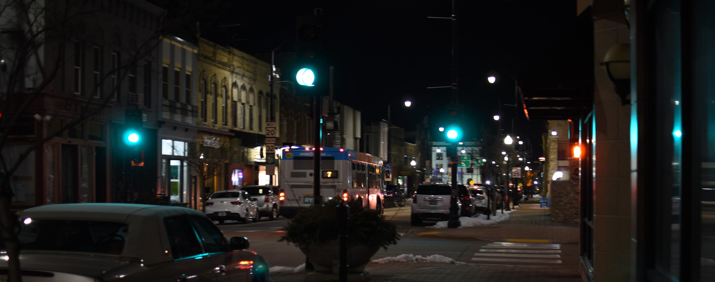 bus on sixth.jpg