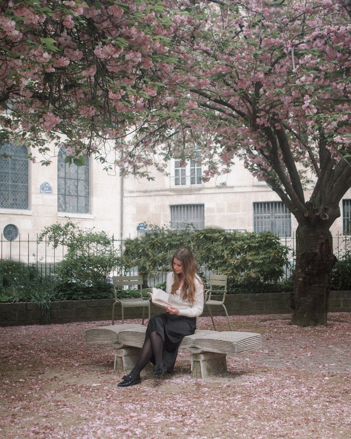 I was so sad to miss the blossom trees in Paris last year. They bloomed and withered in the space between me going back to the uk and deciding to move here.

A friend told me it was a good thing, that it meant I had something to come back for and loo