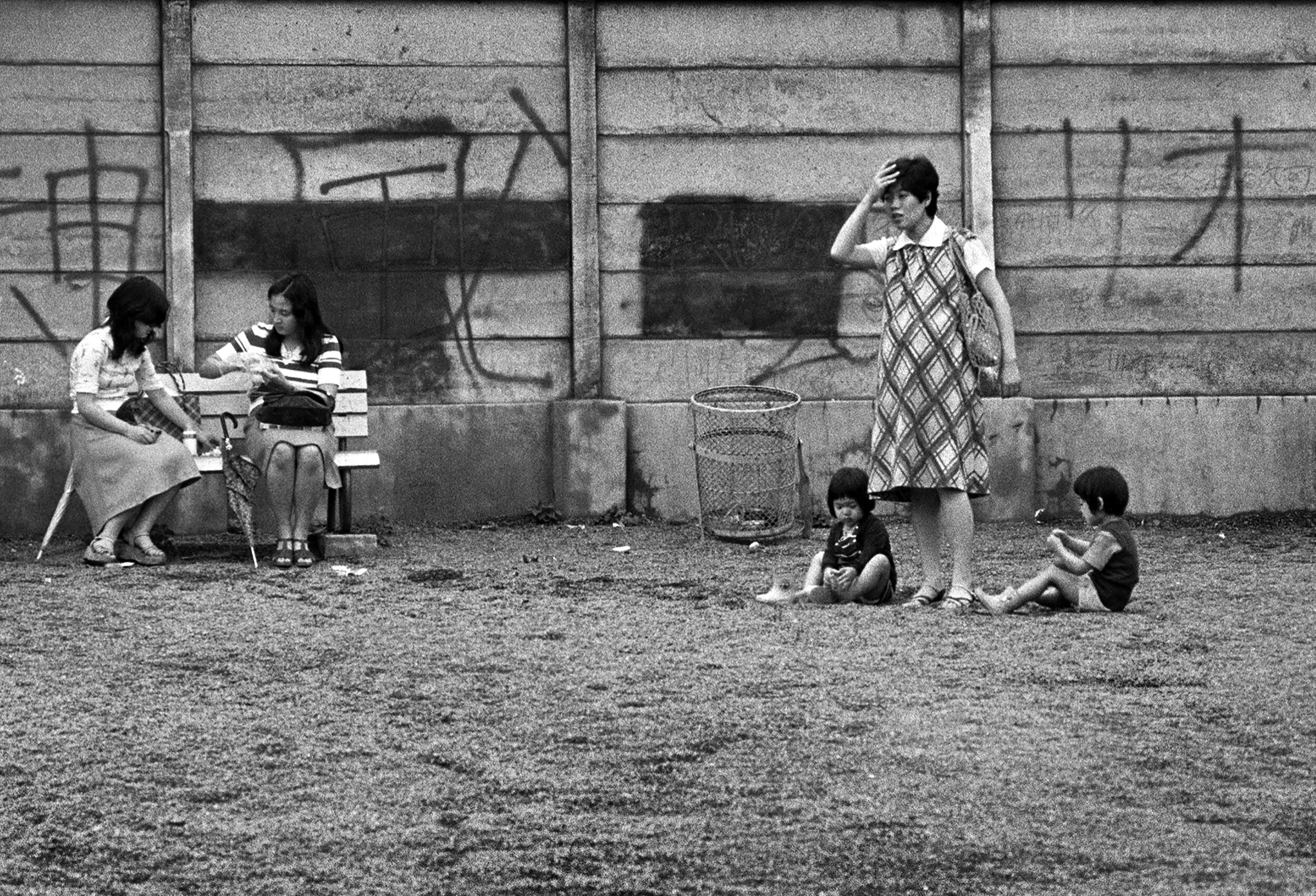 Distressed mother, Ogikubo, Tokyo, June 1976.