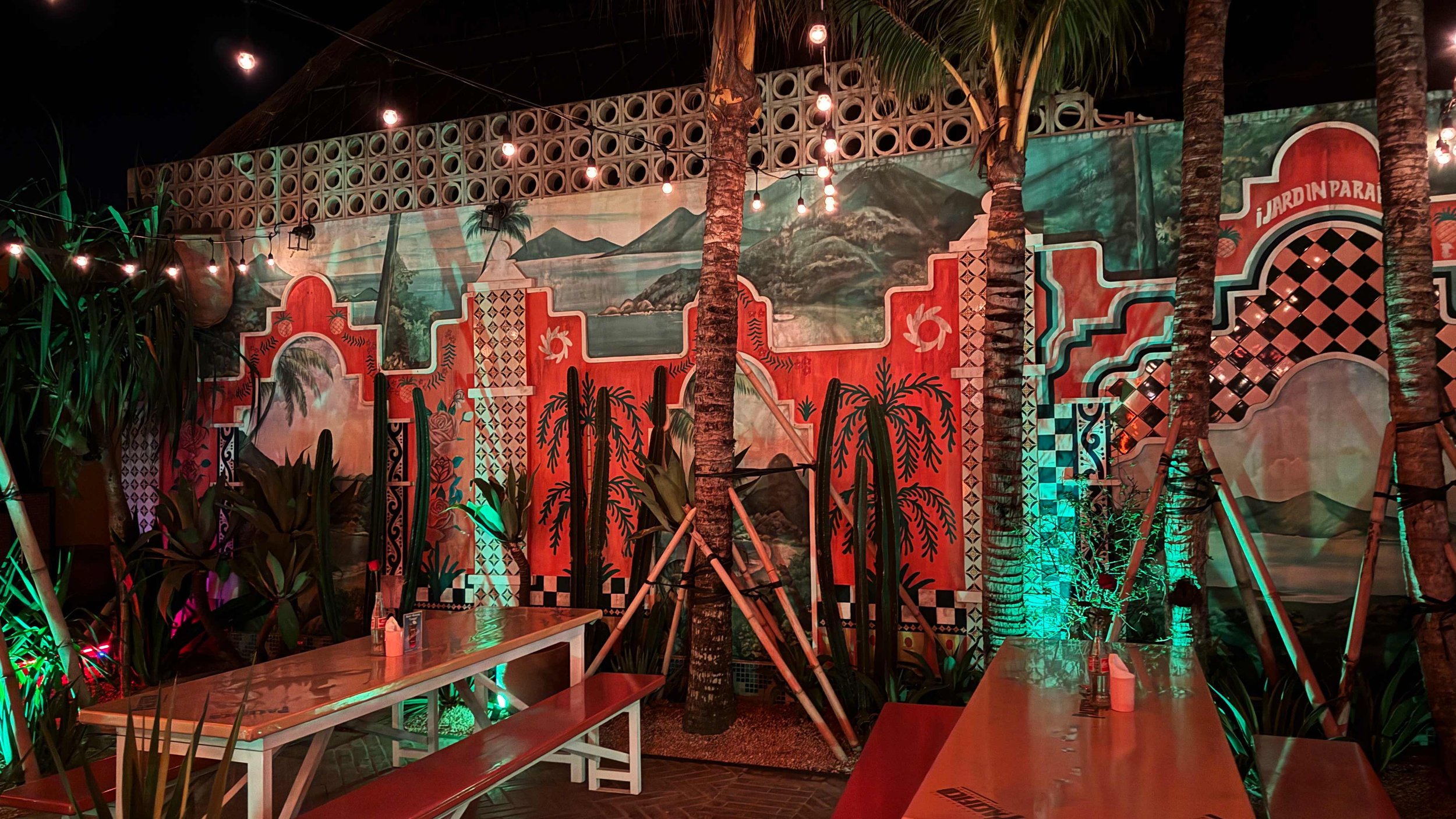 biffybrentano-motel-mexicola-canngu-jardin-paraiso-night.jpg