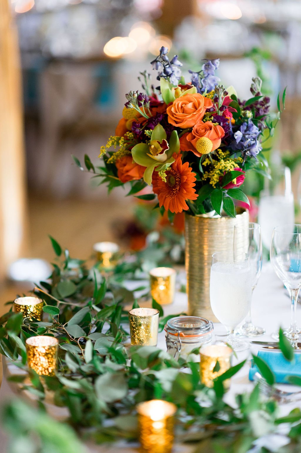 We are absolutely in love with colorful weddings 🤩🩵💐

📸 @laylaeloa
💐 @kloeckner_preferred_flowers
.
.
.
#lacunaevents #lacunalofts #chicagoeventvenue #tablescapeinspiration #weddingvenue #chicagowedding #springwedding #springflowers #weddingdeco