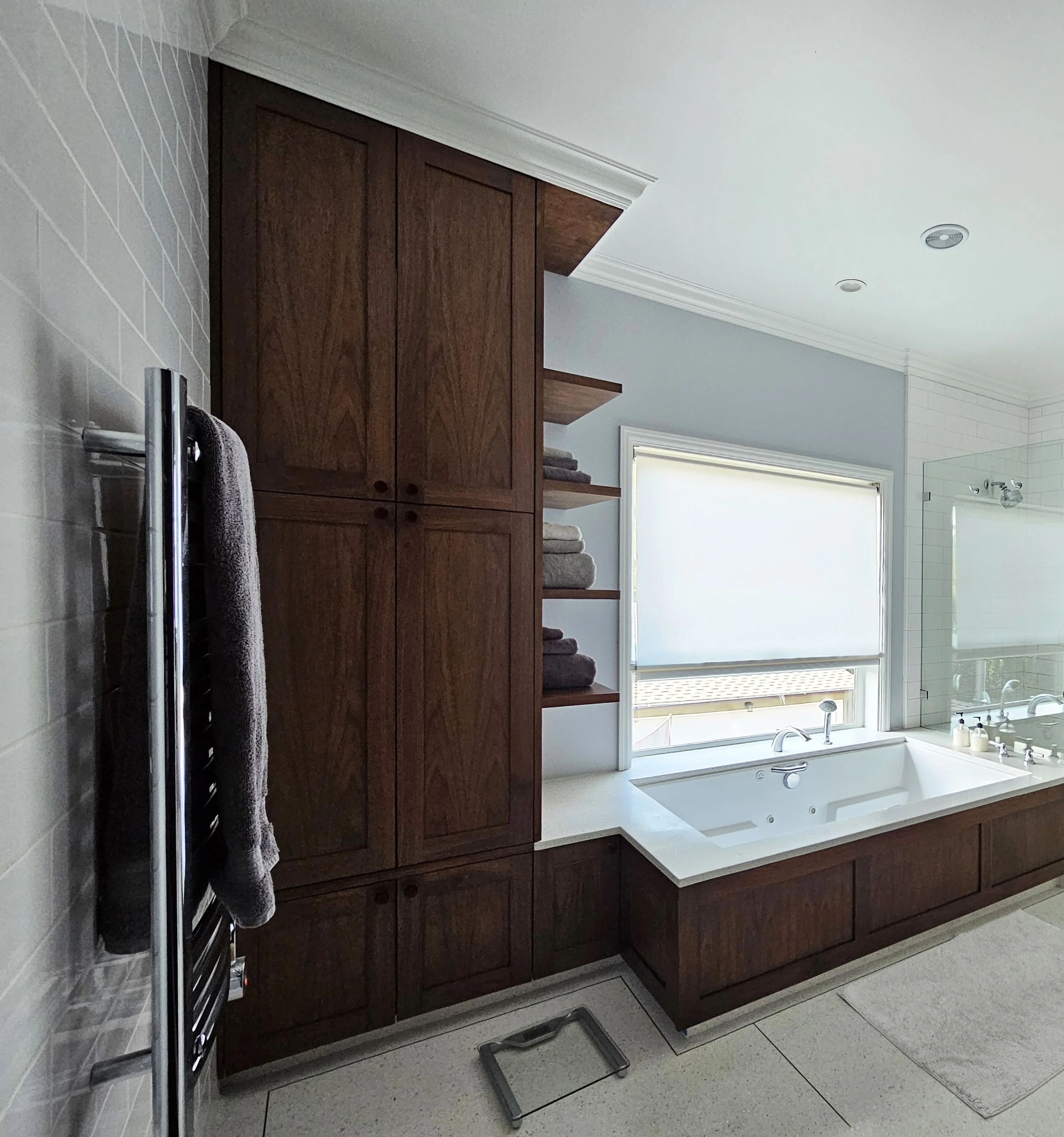 shower on rt side.jpg