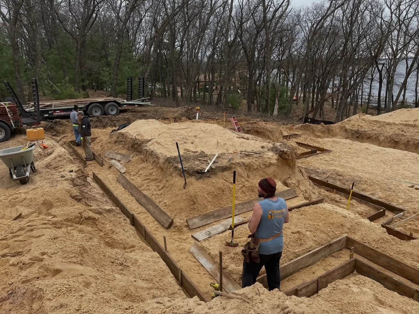 *JOB DONE*
Structural work underway at our Shipwreck Bay Lake build. Precision framing, quality materials, and thoughtful planning set the foundation for a durable, high-performance lake home by Neira Custom Homes.
