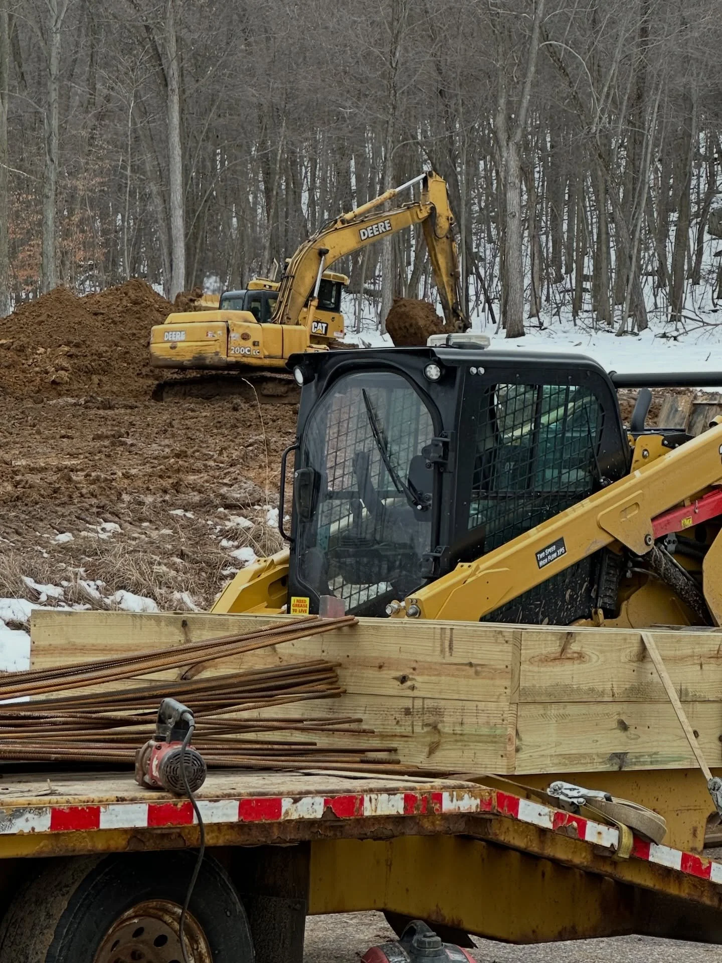 Hill Top Dream Home ✨
A stunning custom residence built with craftsmanship, intention, and beautiful details in every corner.