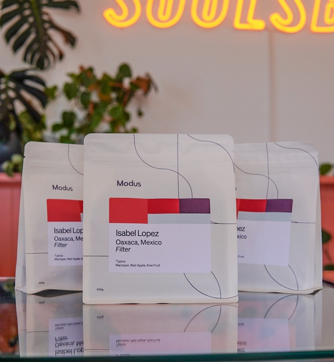 Now brewing!

Complimentary batch brew with any service at Soulsbys. ☕️

Forget to grab some beans whilst at the shops/cafe?
We got you sorted - @modus.coffee filter beans are also available for retail in-store! ✌️