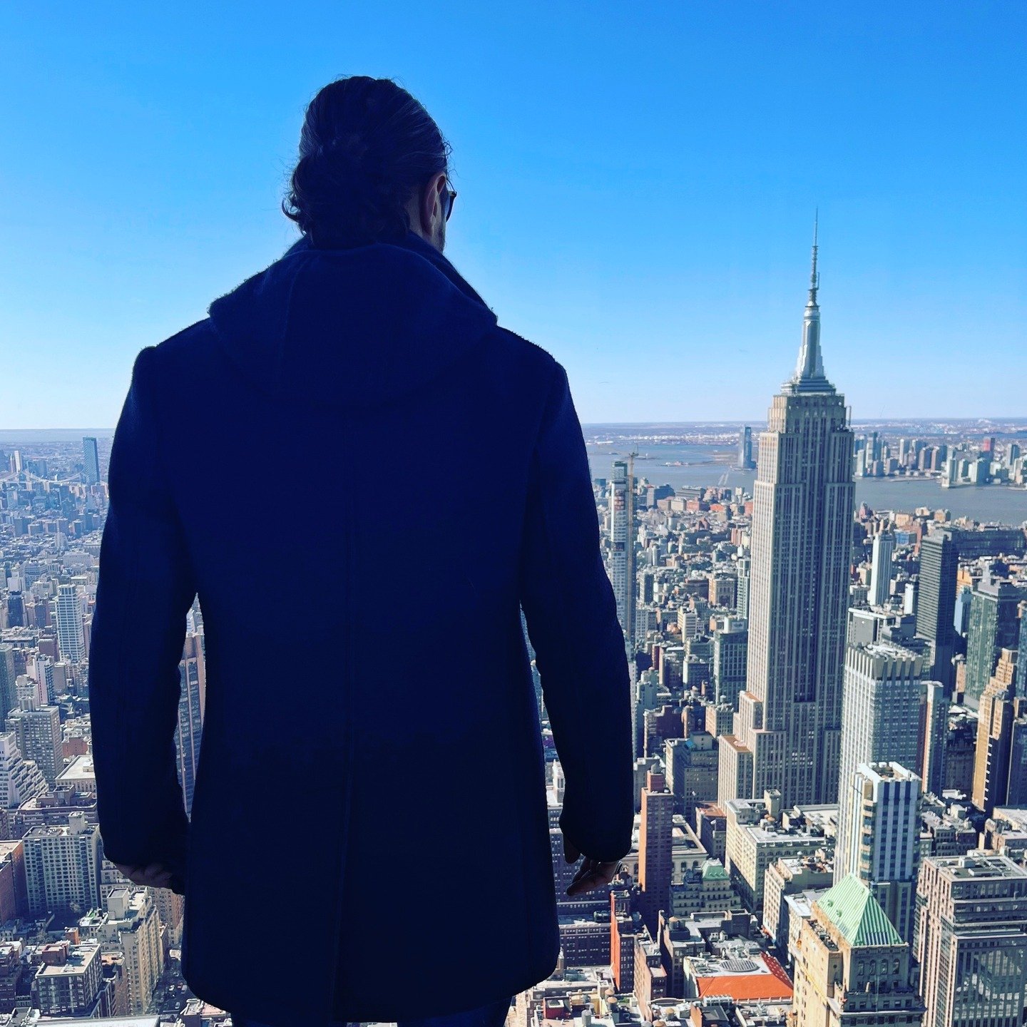 Non è la realtà a cambiare, ma il modo in cui la guardi. La percezione è la lente attraverso cui interpreti il mondo, e quando questa cambia, tutto assume un significato nuovo: ciò che sembrava un limite può trasfor