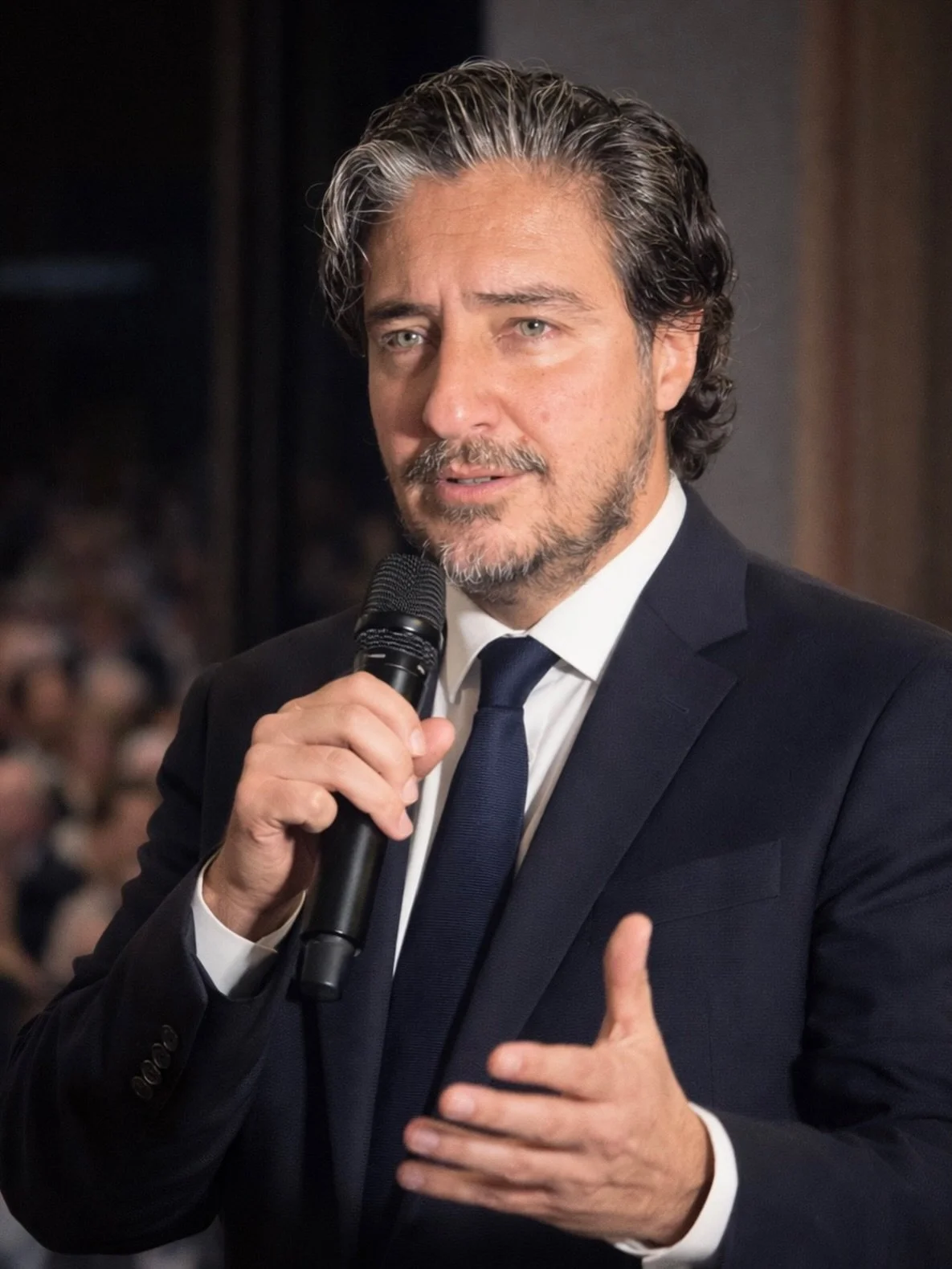 La paura di parlare in pubblico non &egrave; semplice paura del pubblico. &Egrave; paura di perdere il controllo di te stesso mentre ti guardano. Pi&ugrave; provi a non tremare, non arrossire, non inciampare&hellip; pi&ugrave; ti irrigidisci. Il para