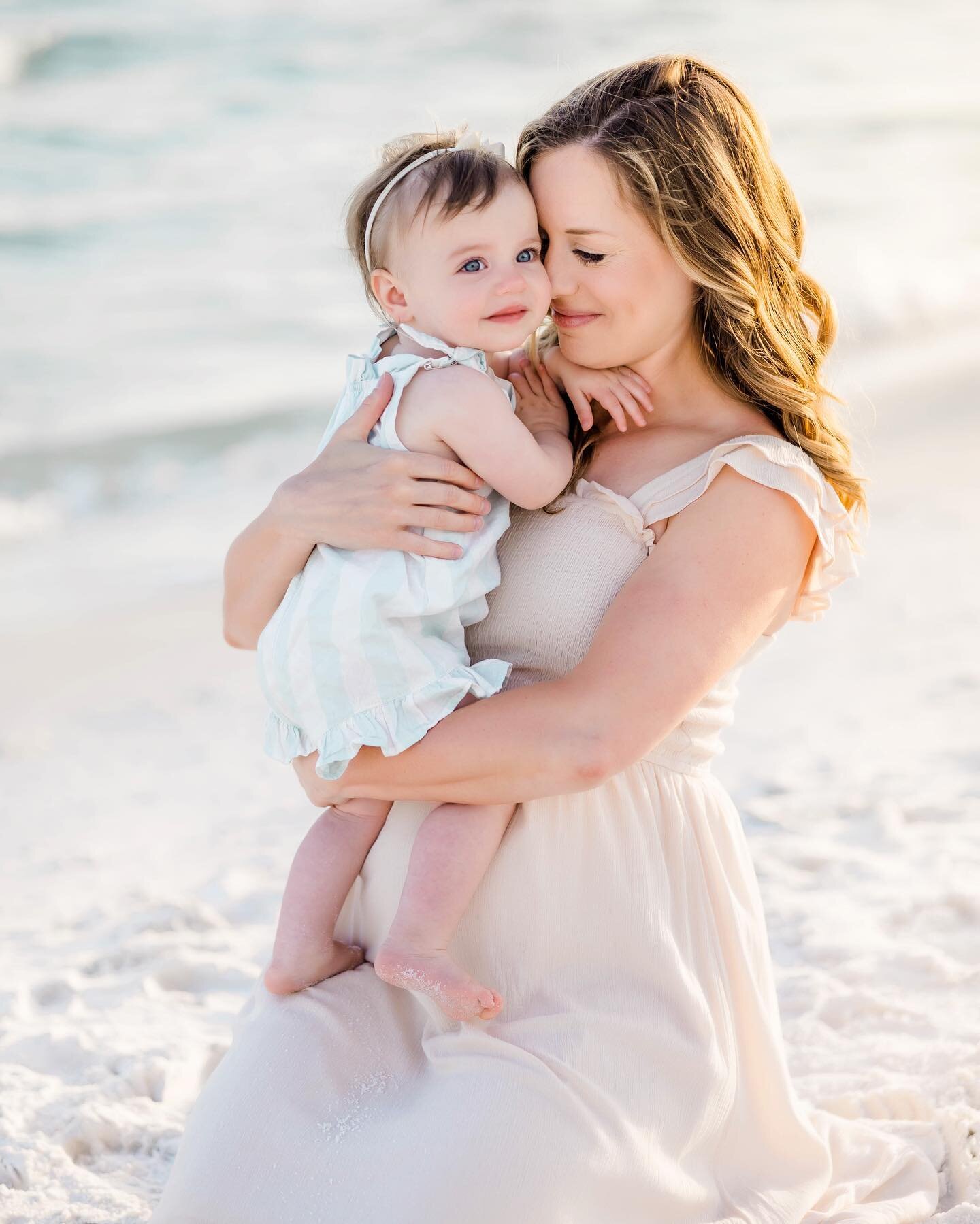 💕Mother&rsquo;s Day Special 💕 
$100 off single or extended family packages until Sunday, May 14th!

#rosemarybeachphotographer #maternityshoot #30afamilyphotographer #graytonbeachphotographer #seasidephotographer #panamacitybeachphotographer #desti