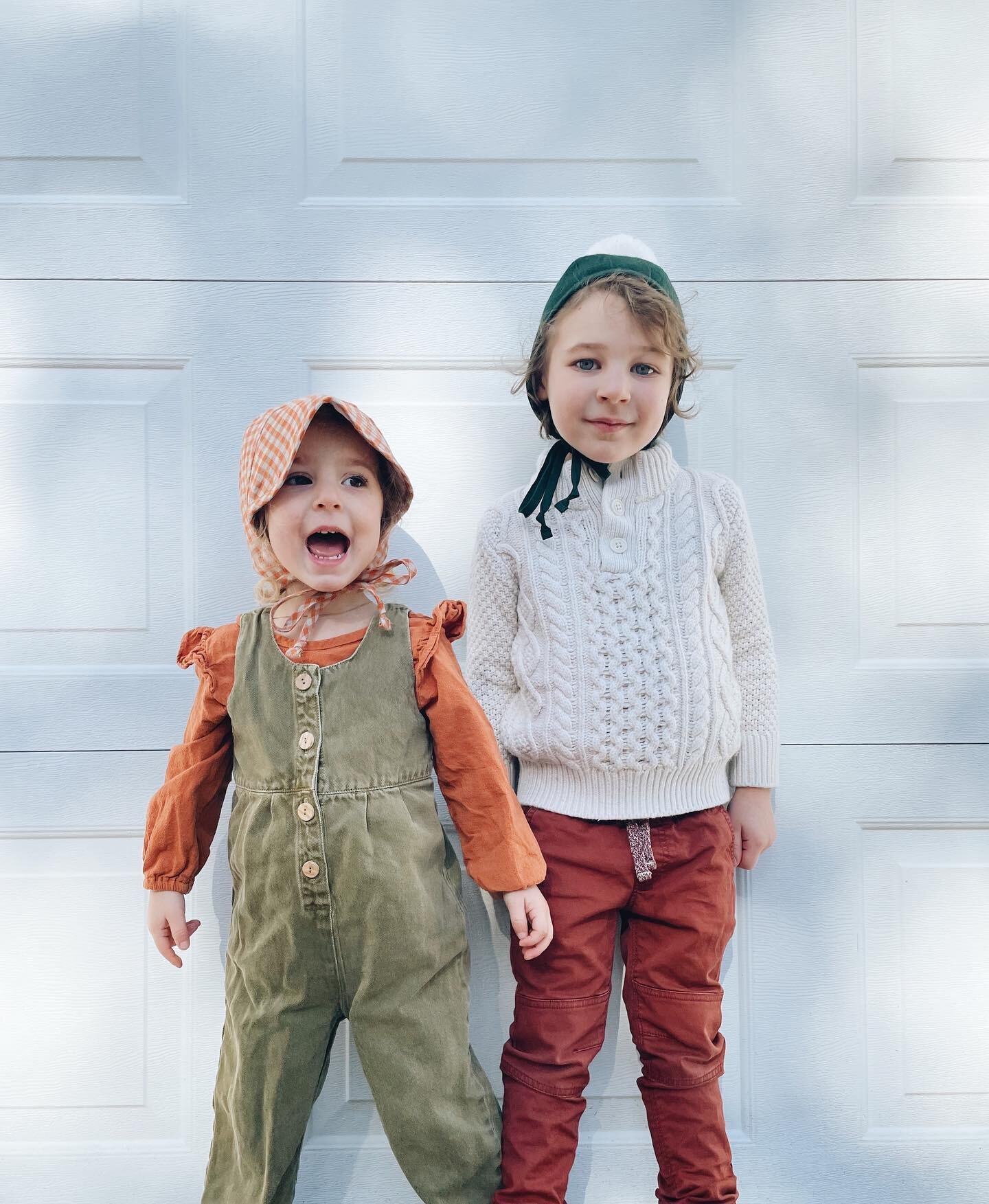 Spotted two of the wee folk today! 

#littleleprechauns #stpatricksday #stpatricksdayoutfit #luckyus🍀 #luckoftheirish #marchfashion #marchfashiontrend #irishsweater #springfashion #raisingoutdoorkids #wildtribeoutfits #whatthewildtribewears #weefolk