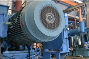 Industrial compressor, lubrication, lab analysis and real-time monitoring