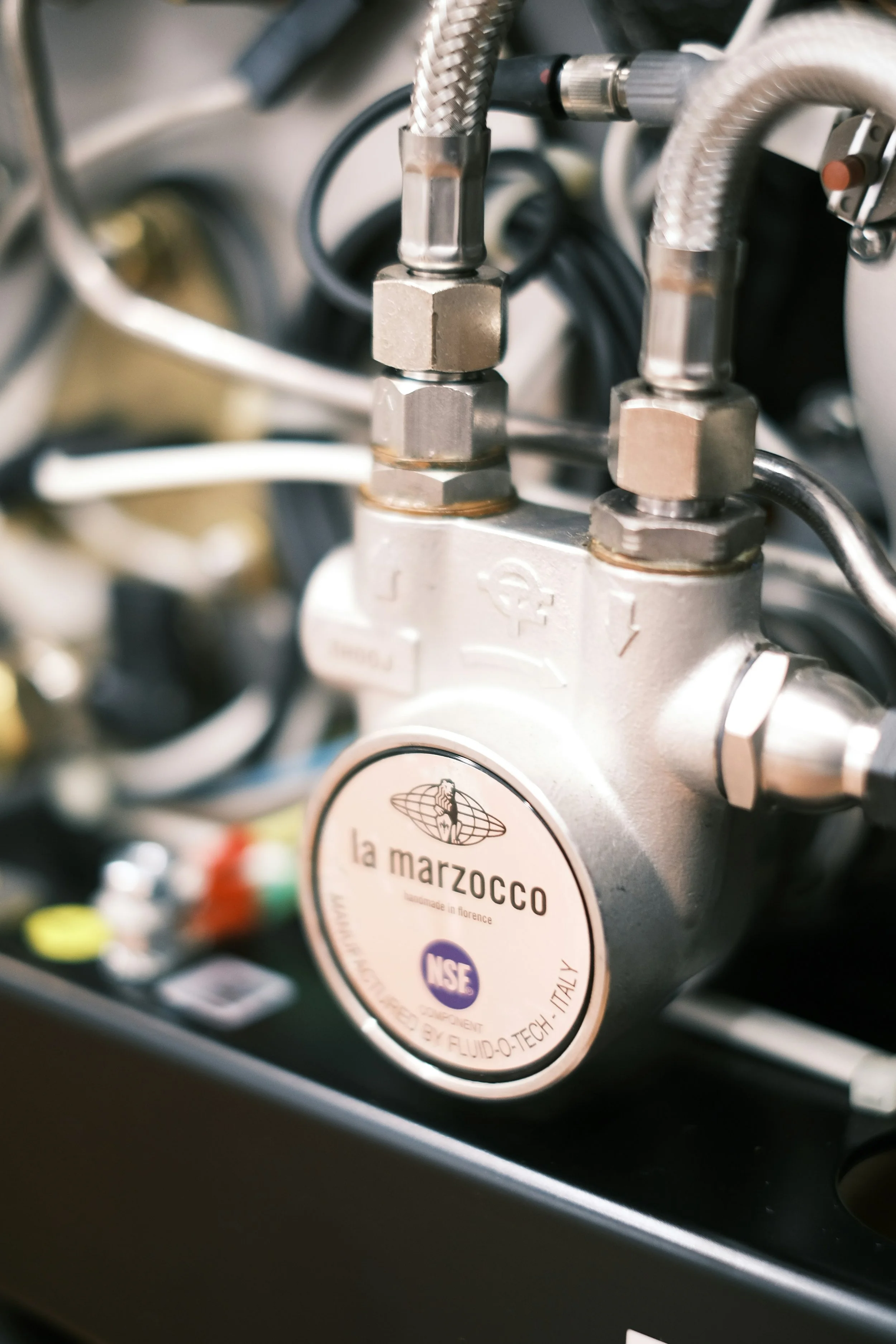 Hydraulic oil system and hoses