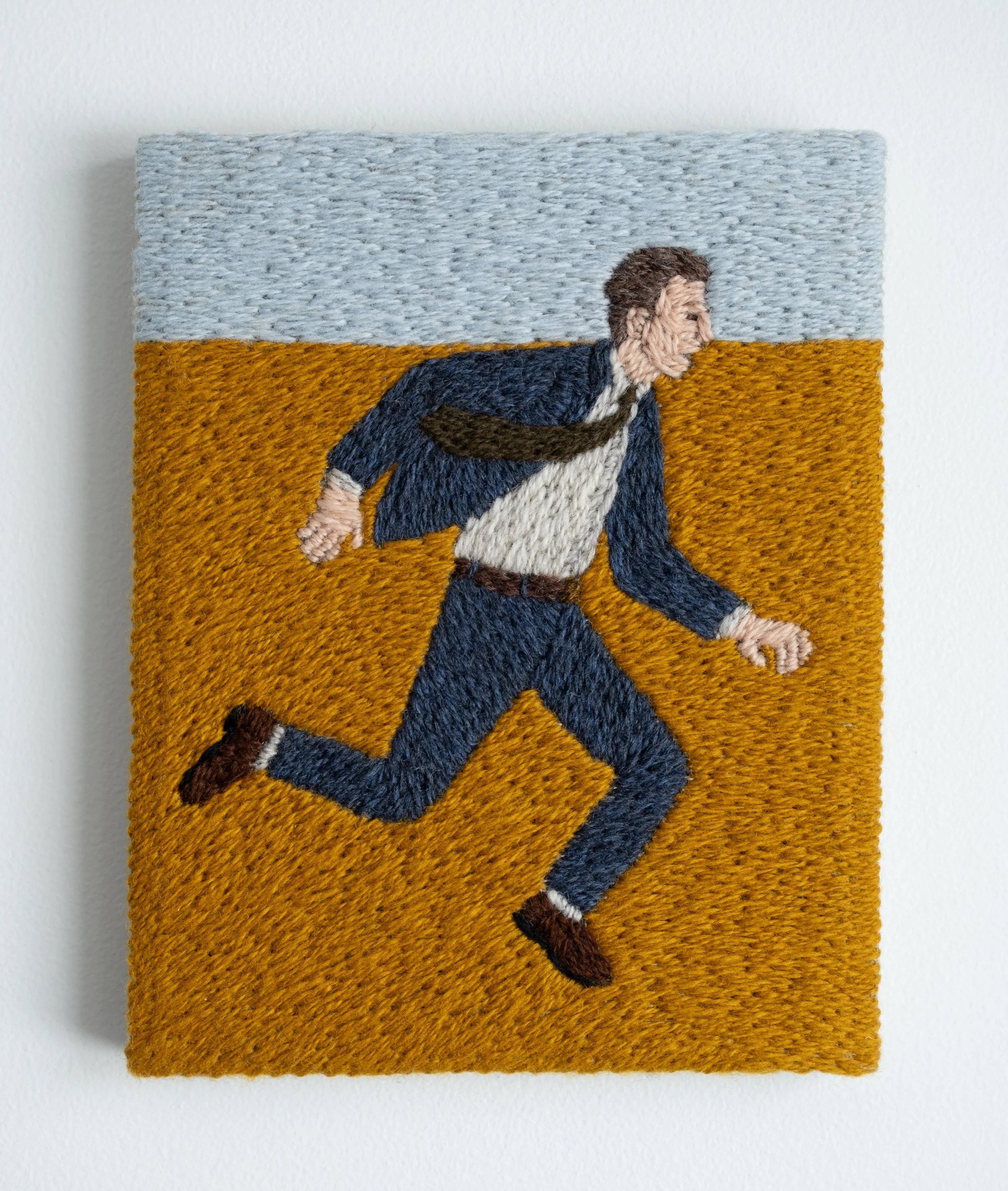 Siste dag &aring; se utstillingen min p&aring; @k.u.k_ungkunst er i morgen (11-15)! L&oslash;p hvis dere ikke rukket det enda 🏃galleriet er ogs&aring; &aring;pent frem til 18:00 i dag 🙌

Running Man (2026)
Wool embroidery on linen canvas mounted on