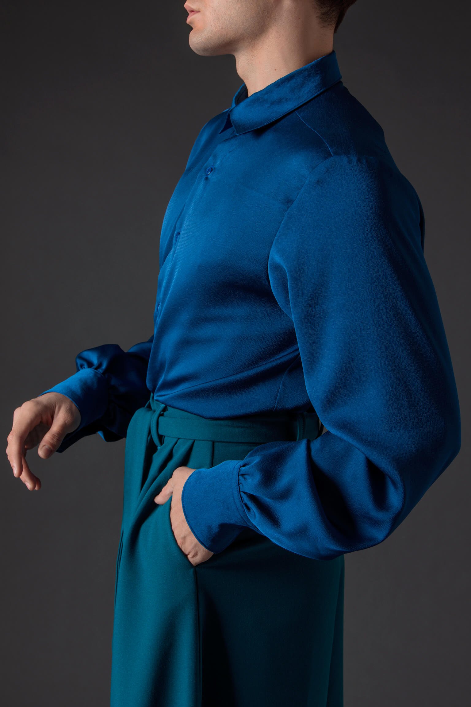 Byroses_Quentin_Shirt_navy_sleeve.jpeg