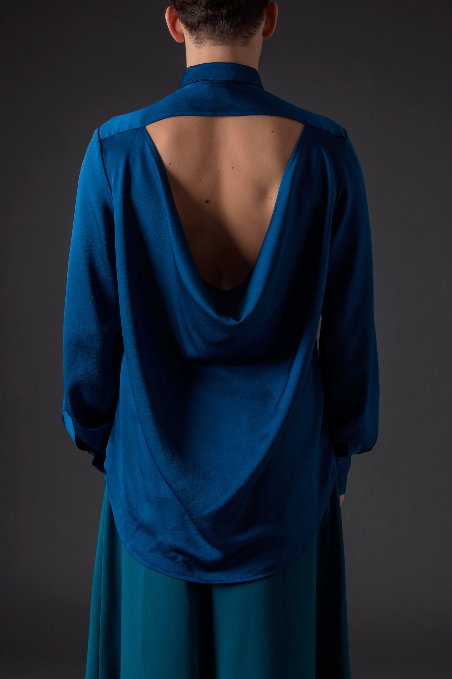 Byroses_Quentin_Shirt_navy_back.jpeg