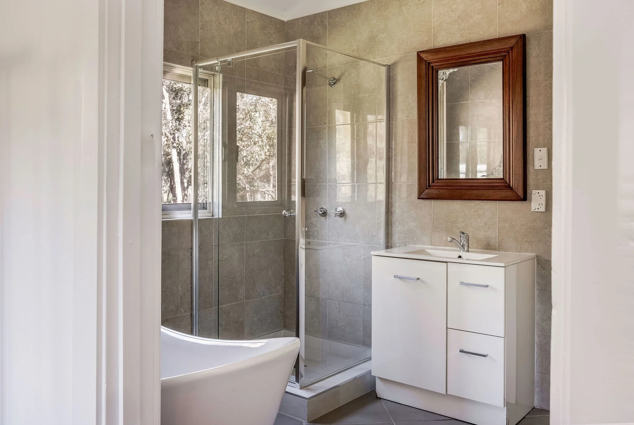 Lochinvar22_Bath1-1.jpg