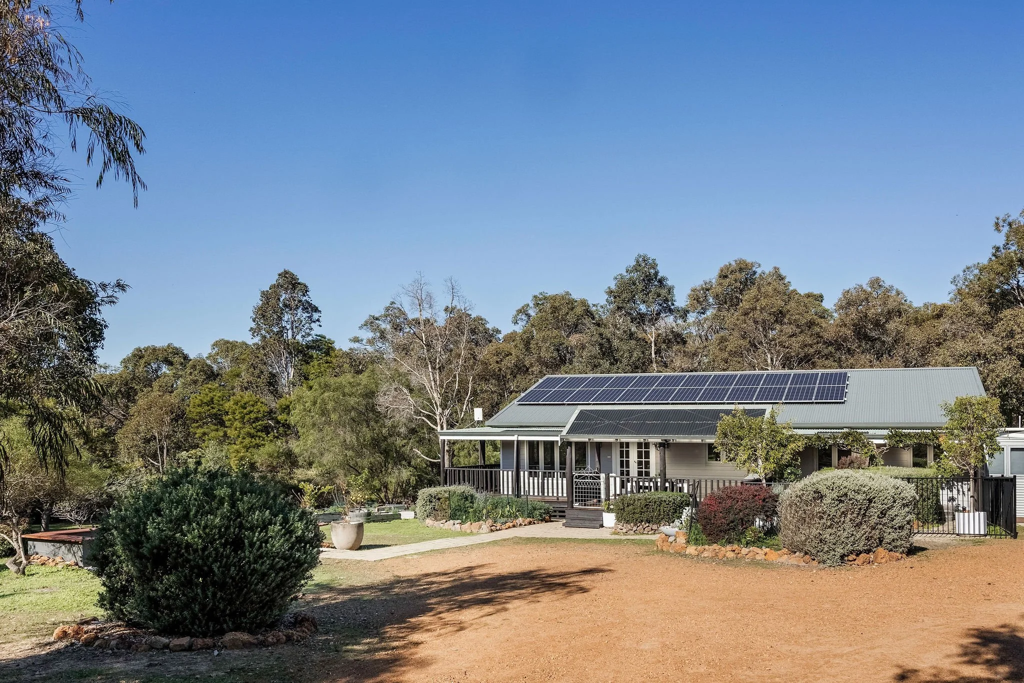Lochinvar22_External_Cottage-2.jpg