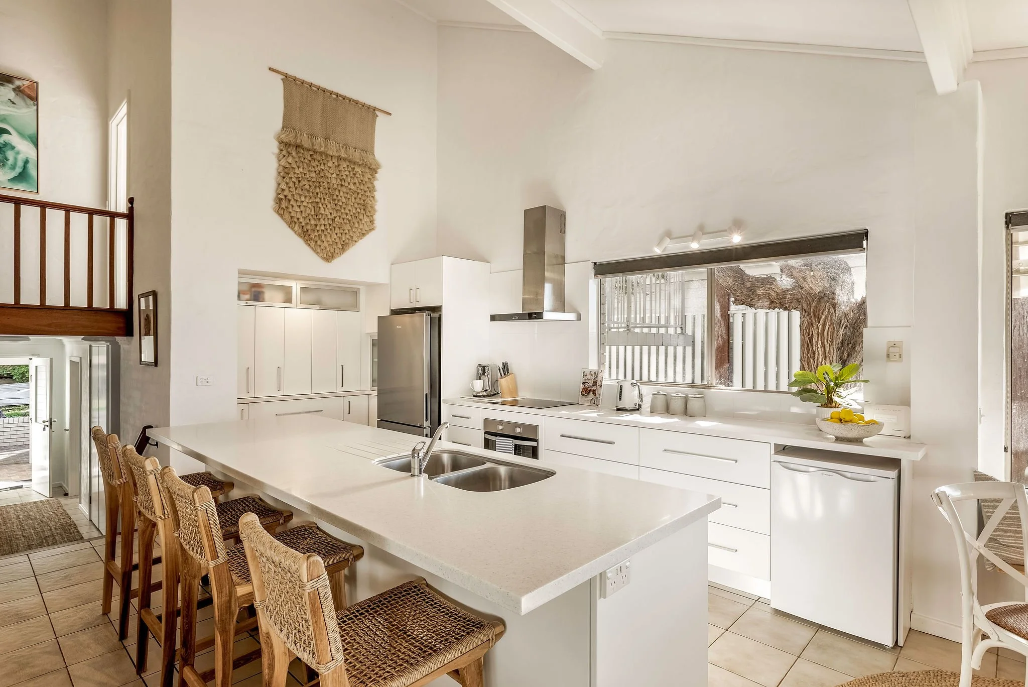Bayview70a_Shoot2_Kitchen-4.jpg